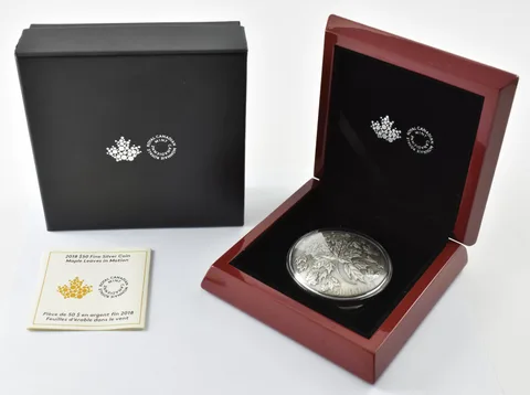 2018 Canada 50 Dollars Silver Maple Leaves In Motion W/ OGP a3843