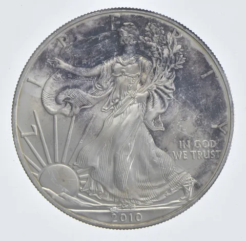 Better Date 2010 American Silver Eagle 1 Troy Oz .999 Fine Silver *584