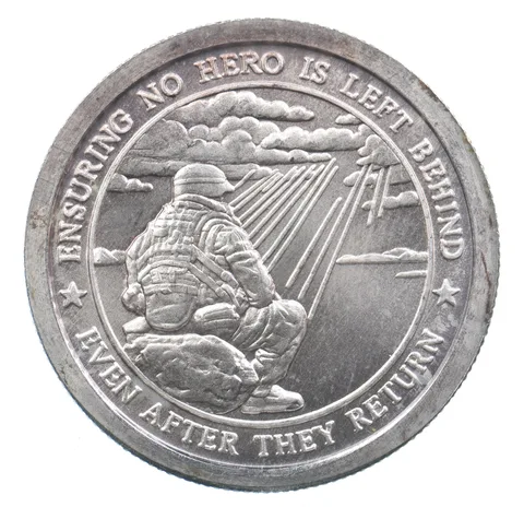 VINTAGE Art Bar/Round Love Your Veterans No Hero Left 1 Oz. Silver 1 T Oz *191