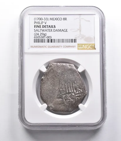 Fine Details (1700-33) Mexico 8 Real Philip V (24.29g) NGC a4069