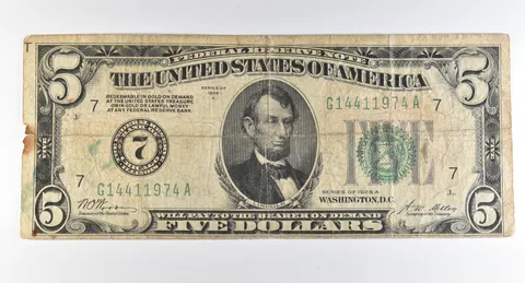 1928 A $5 Chicago IL FRN Green Seal *8242