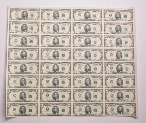 Lot (32) 1995 $5 Boston MA FRN Green Seal Uncut Sheet *8166