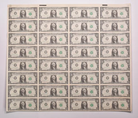 Lot (32) 1985 $1 Chicago IL FRN Green Seal Uncut Sheet *8159
