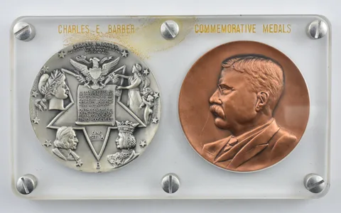1962 Charles E. Barber Roosevelt Bronze & Silver Commem Medal Set Encased *8244