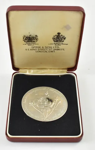 1977 Elizabeth II Silver Jubilee Spink & Son Medal *5430