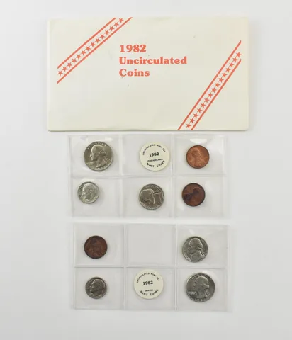 1982 Uncirculated Mint Set In Envelope *8200