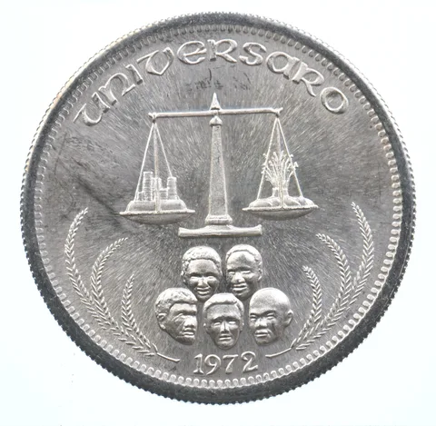 VINTAGE Art Bar/Round - 1972 Universaro 1 Oz. .999 Silver - One Troy Ounce *874