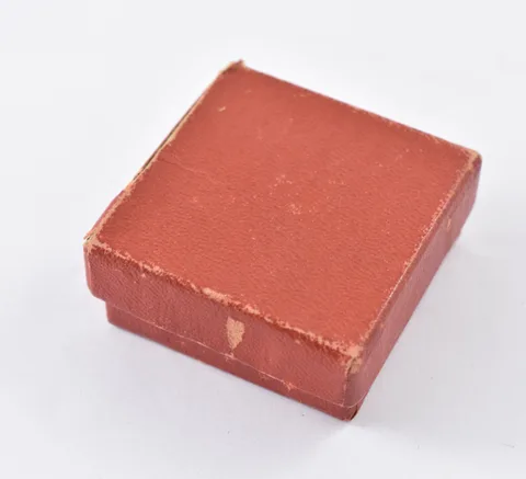 Small Red Bank Holiday US $5/$2.50 Box 1920's Gold Coin Gift Presentation *5890