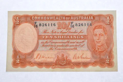 (1933-1939) Commonwealth Of Australia 10 Shillings - World Note *5277
