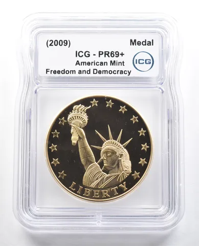 (2009) American Mint Medal Freedom And Democracy Gold Layered PR69+ ICG *4880