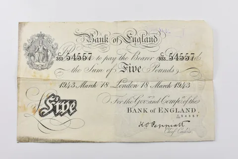 1943 England 5 Pound Note White Fiver WWII *6561