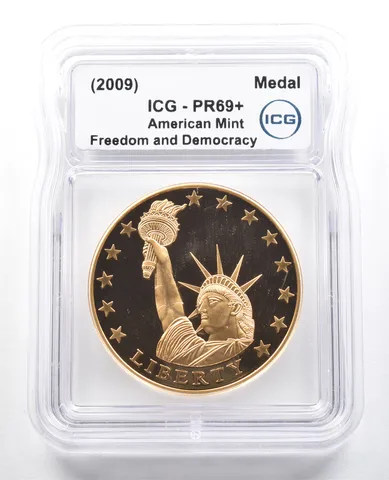 (2009) American Mint Medal Freedom And Democracy Gold Layered PR69+ ICG *4885