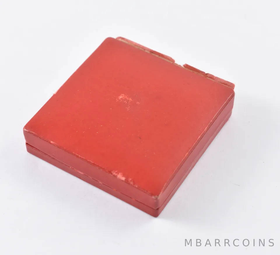 Small Red Bank Holiday US $5/$2.50 Box 1920's Gold Coin Gift Presentation *5900