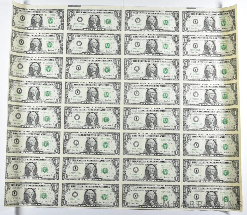 Lot (32) 2001 $1 Minneapolis MN FRN Uncut Sheet *8568